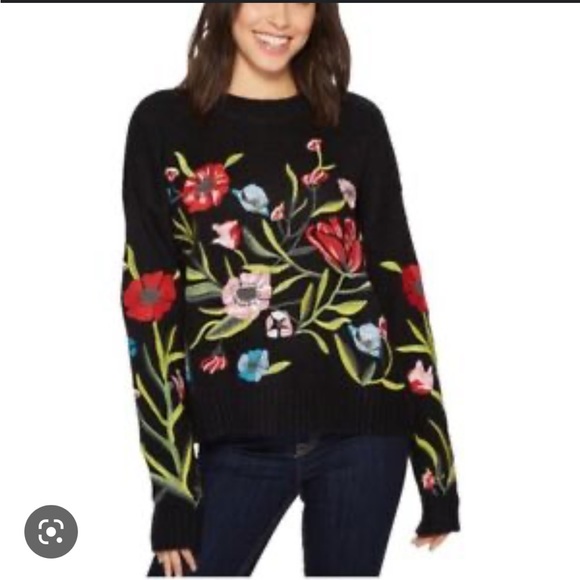 Romeo + Juliet Floral Pullover Sweater - Picture 5 of 5